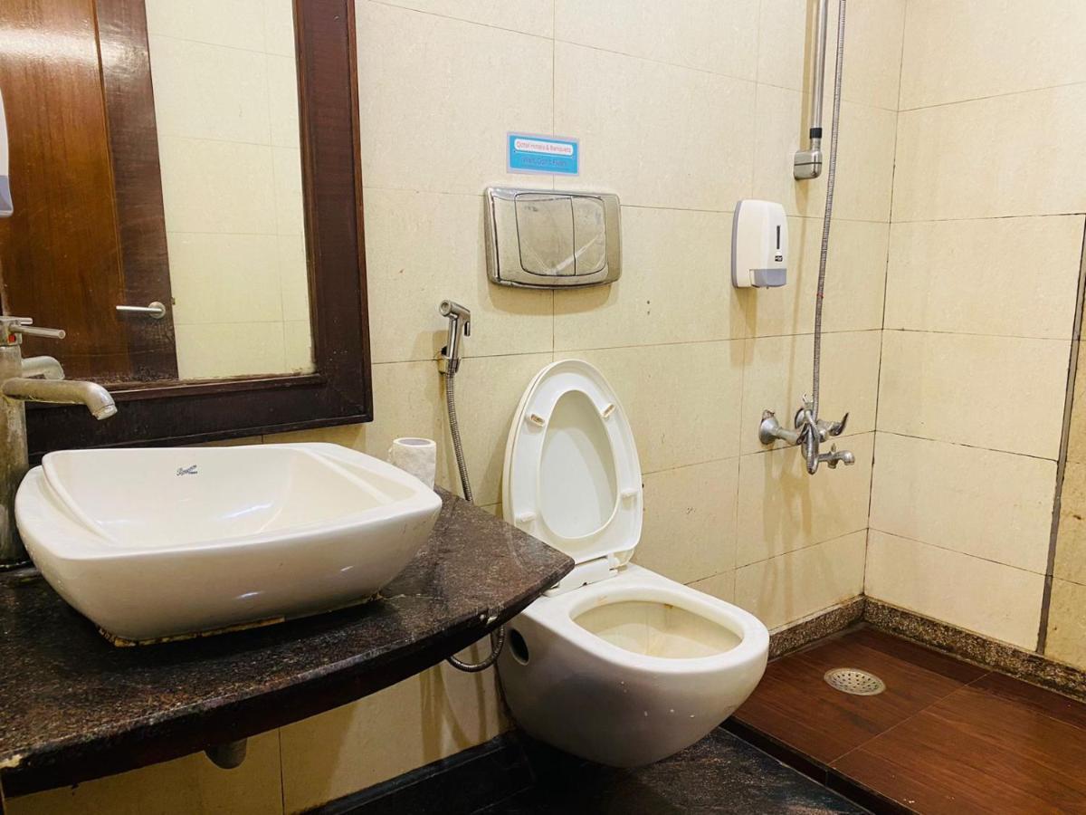 Qotel Express Pitampura Couple Friendly Hotel 3*