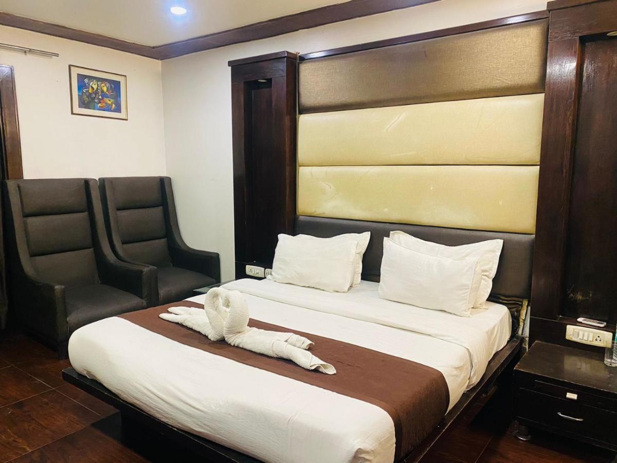 Hotel Qotel Express Pitampura Couple Friendly Delhi (National Capital Territory of India)