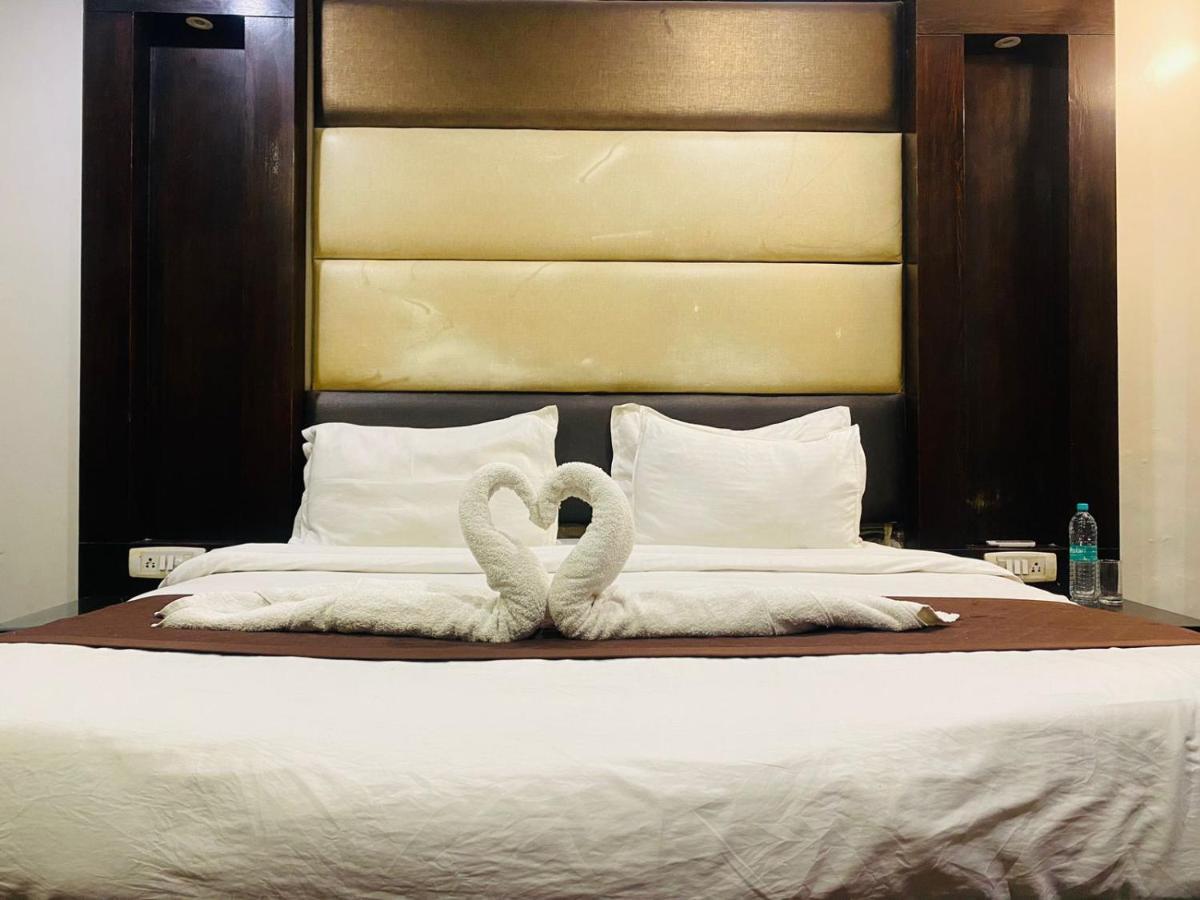 Hotel Qotel Express Pitampura Couple Friendly Delhi (National Capital Territory of India)