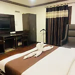 Qotel Express Pitampura Couple Friendly