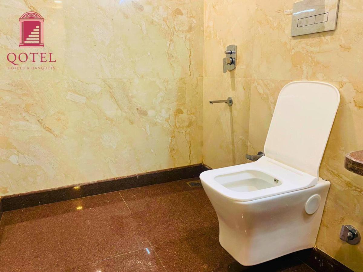 Hotel Qotel Express Pitampura Couple Friendly 3*
