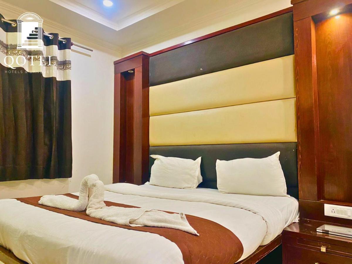 Qotel Express Pitampura Couple Friendly 3*