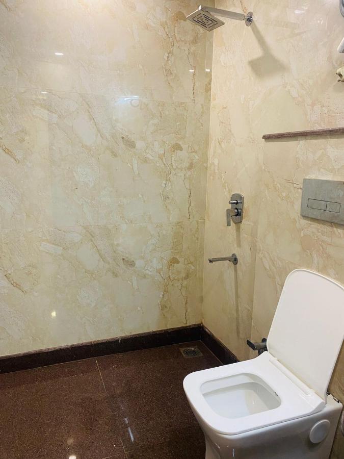 Hotel Qotel Express Pitampura Couple Friendly 3*