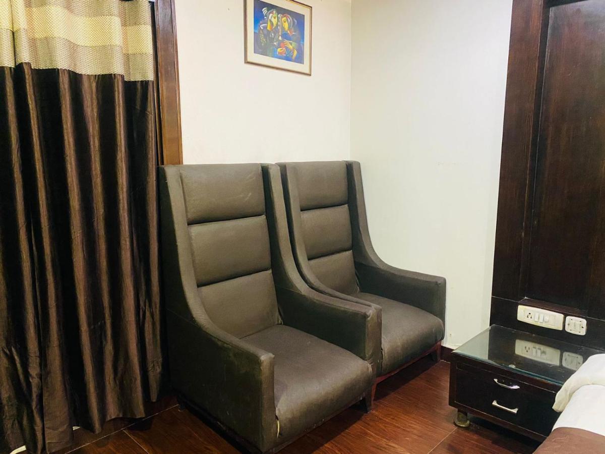 Hotel Qotel Express Pitampura Couple Friendly Delhi (National Capital Territory of India)