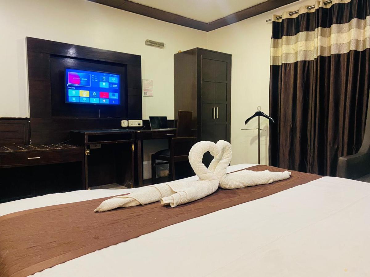 Qotel Express Pitampura Couple Friendly