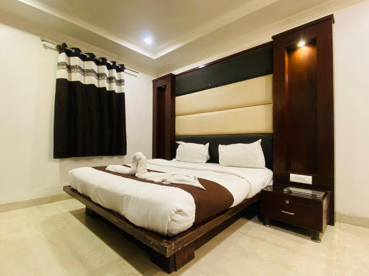 Qotel Express Pitampura Couple Friendly Hotel 3*