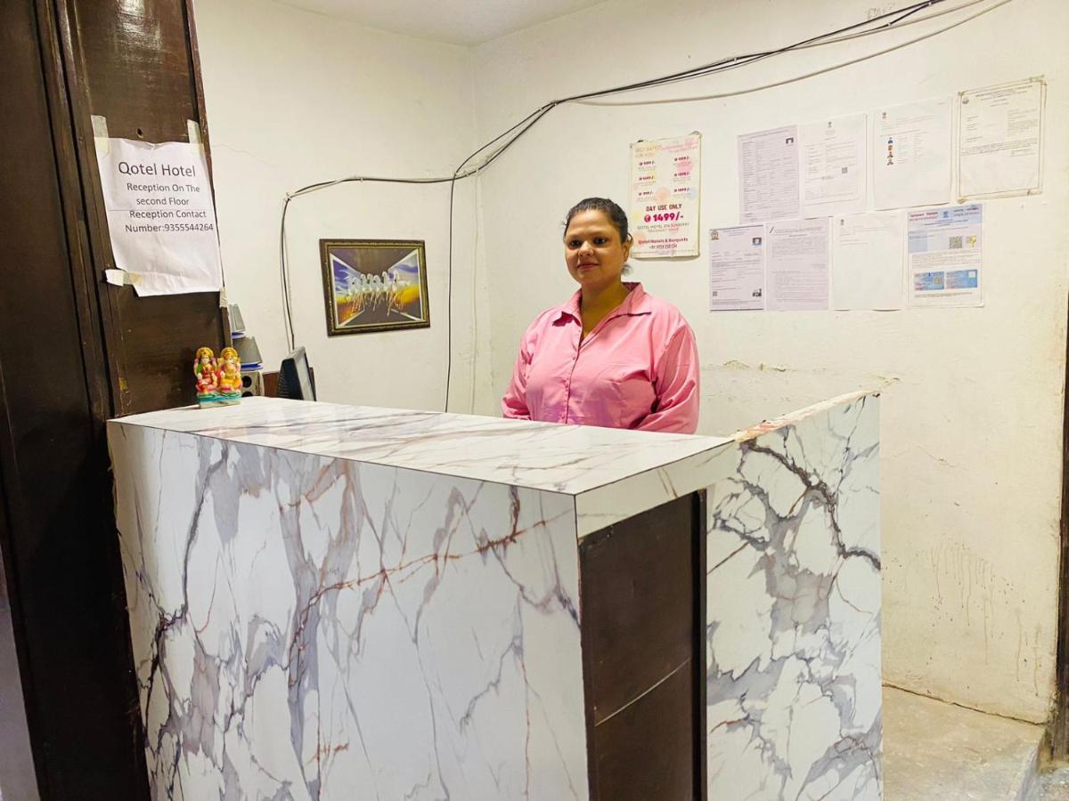 Qotel Express Pitampura Couple Friendly 3*